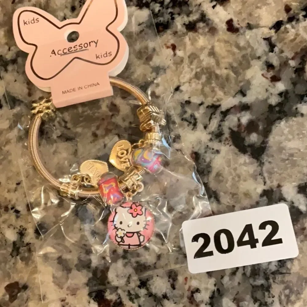 2042‎ Gold  Tone Hello Kitty Kids Charm Bracelet